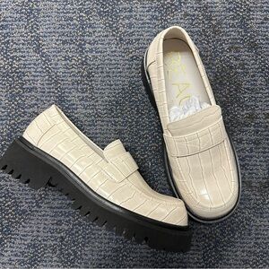 Matisse Beach Bone Laguna Chunky Loafer size 8 NEW never worn!